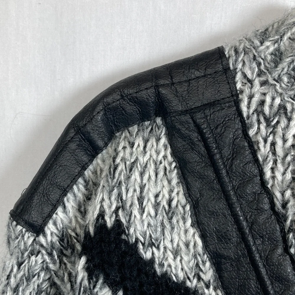 $25!!!! End of season sale ends April 3rd Add to bundle for sale price - Picture 6 of 12